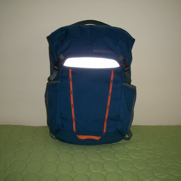 Patagonia Critical Mass 22L Blue Daypack Commuter Backpack Laptop Sleeve Unisex - Picture 1 of 16